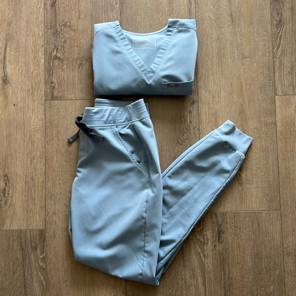 Figs Scrub Set